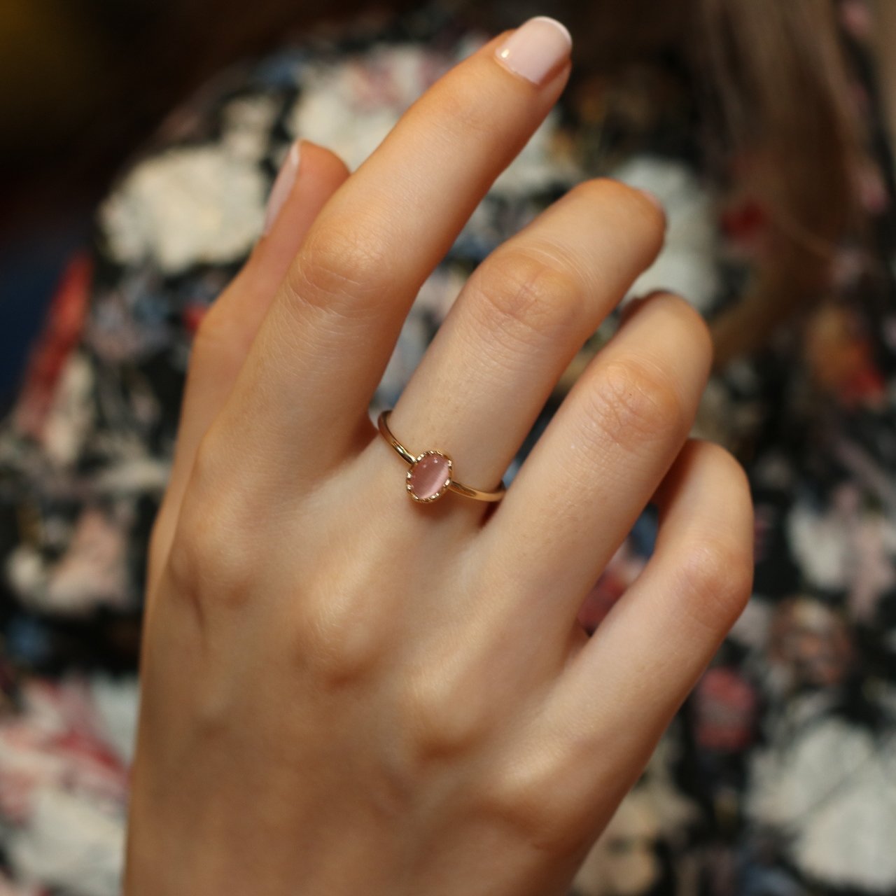 pembe taşlı oval yüzük