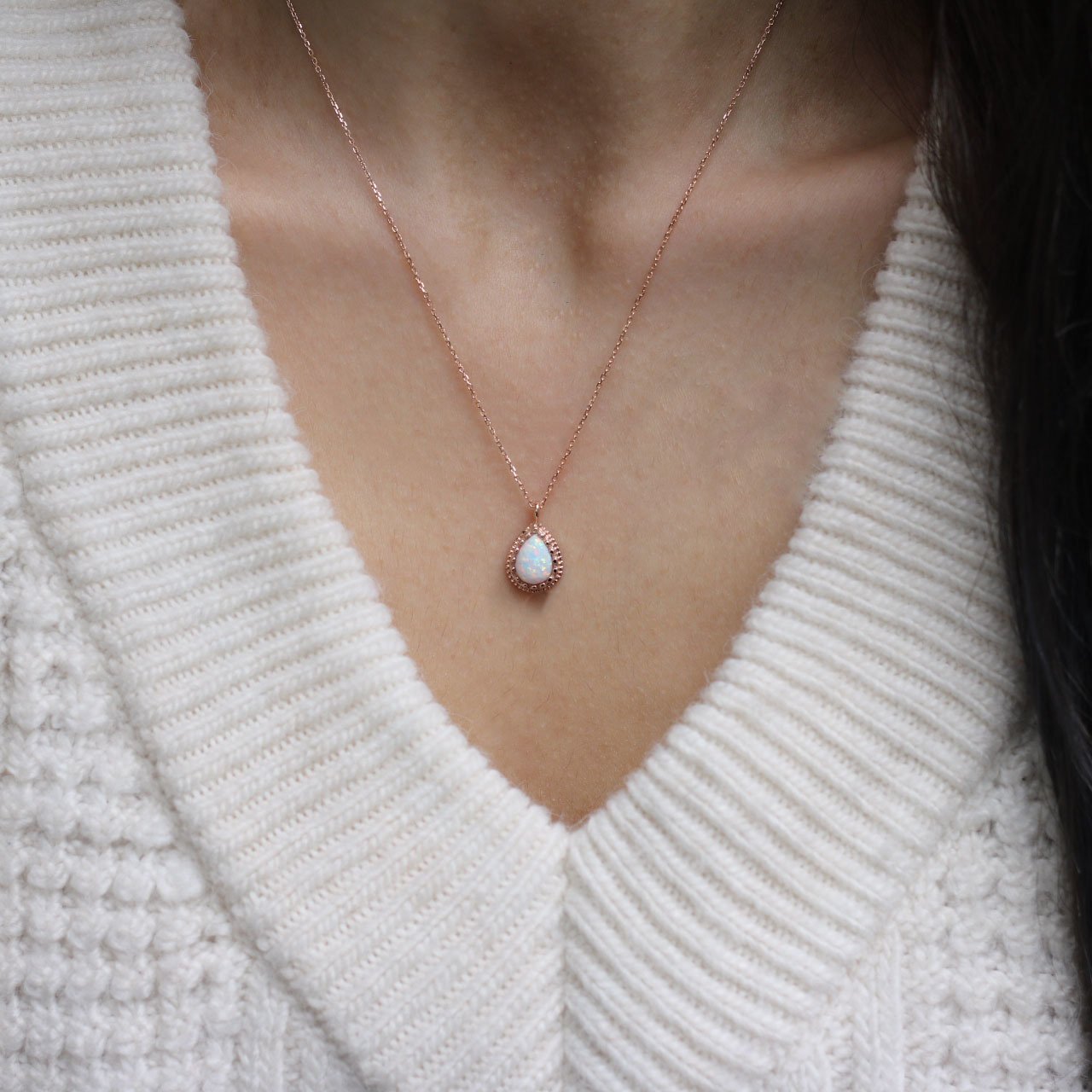 Damla opal kolye